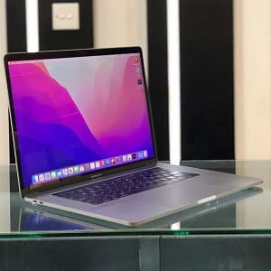 MACBOOK PRO RETINA 2018 i7, 15 INCH, RAM 16 GB, SSD 256 / 512 - SECOND