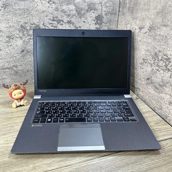 Toshiba Dynabook R63 - Core i5 Gen 6 - RAM 4GB - SSD 128GB - Second - Image 2