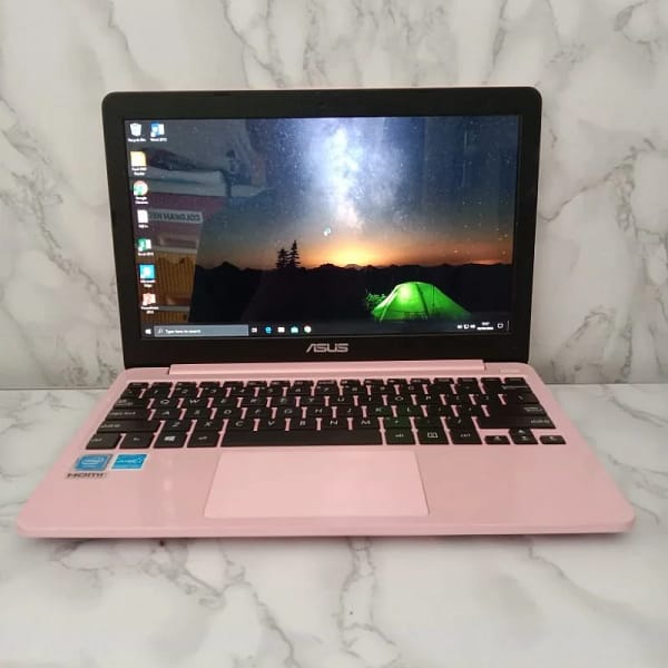 Asus E203/e202, RAM2/4GB, 500gb/120gb SSD - Second